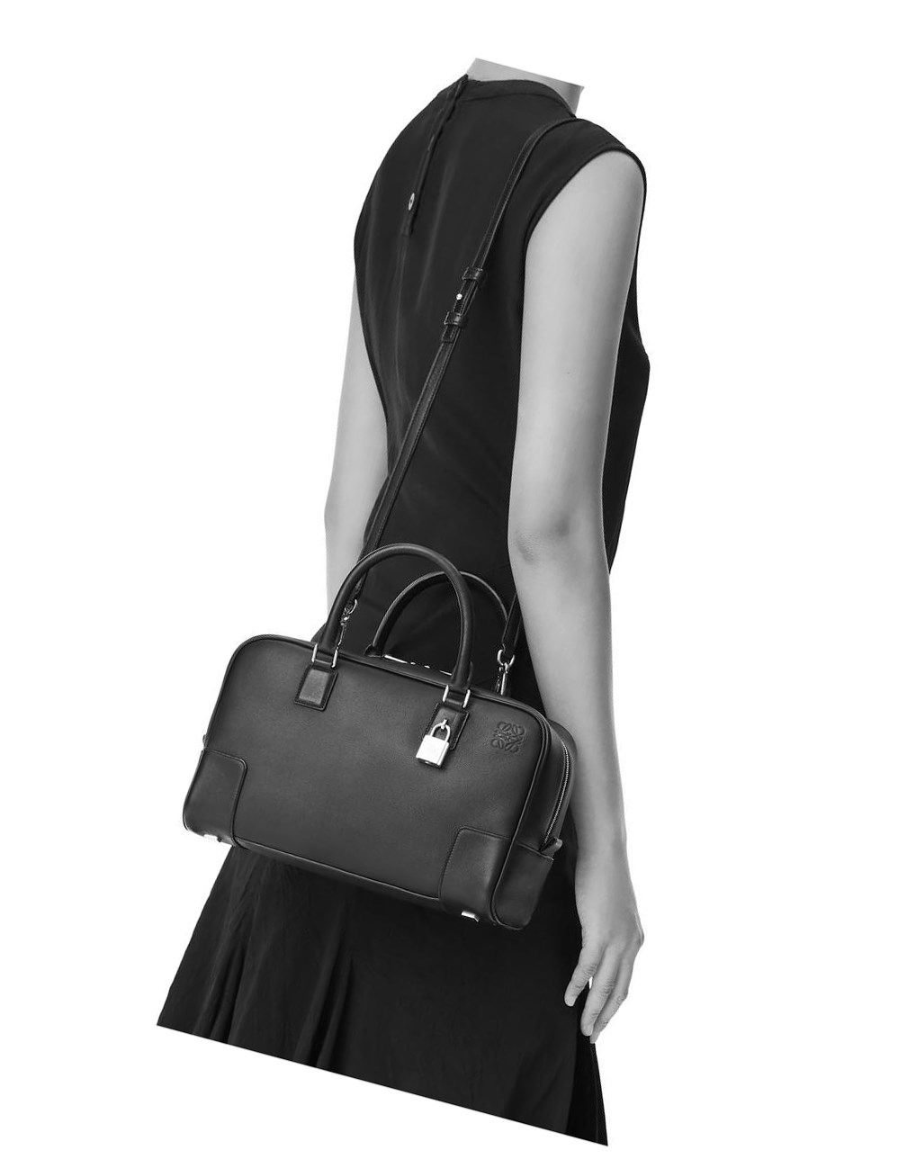 Loewe Amazona 28 bag in nappa calfskin Noir | 7529BPJOR