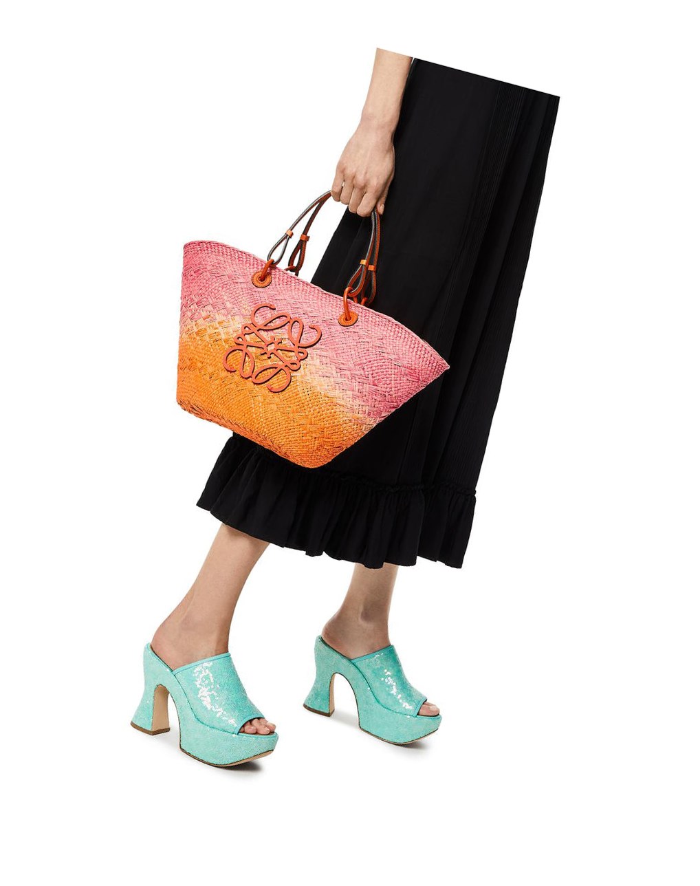 Loewe Anagram Basket bag in iraca palm and calfskin Rose Orange | 3528ZLWFT