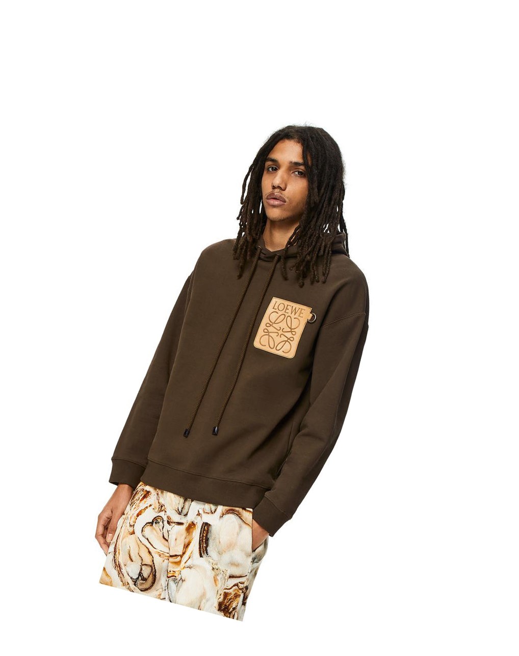 Loewe Anagram leather patch hoodie in cotton Vert Olive Foncé Vert | 6809MDZOL