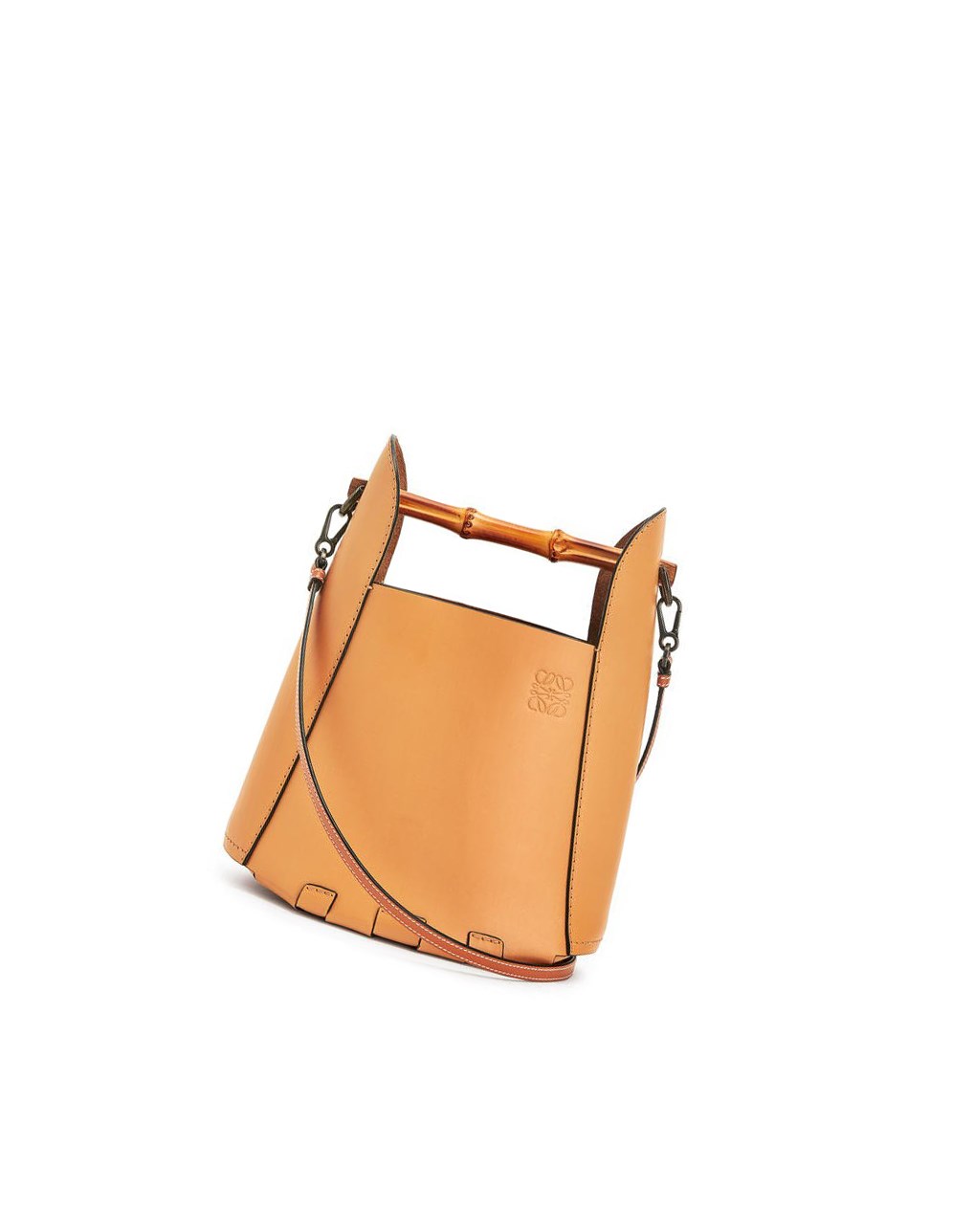 Loewe Bamboo bucket bag in calfskin Honey | 4023GDHVO