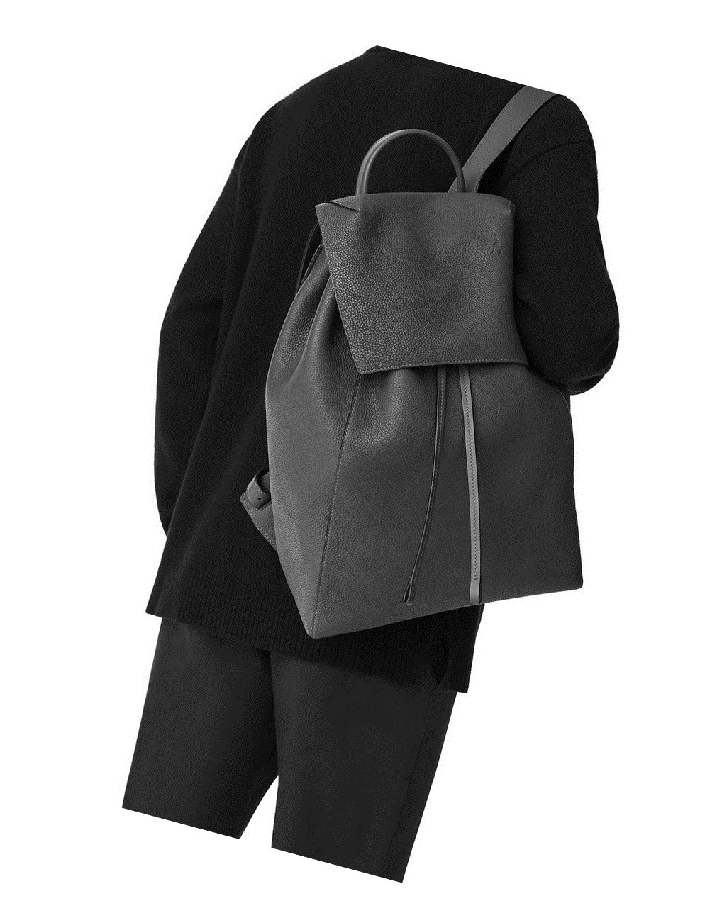 Loewe Drawstring Backpack in grained calfskin Noir | 4253EYTNA