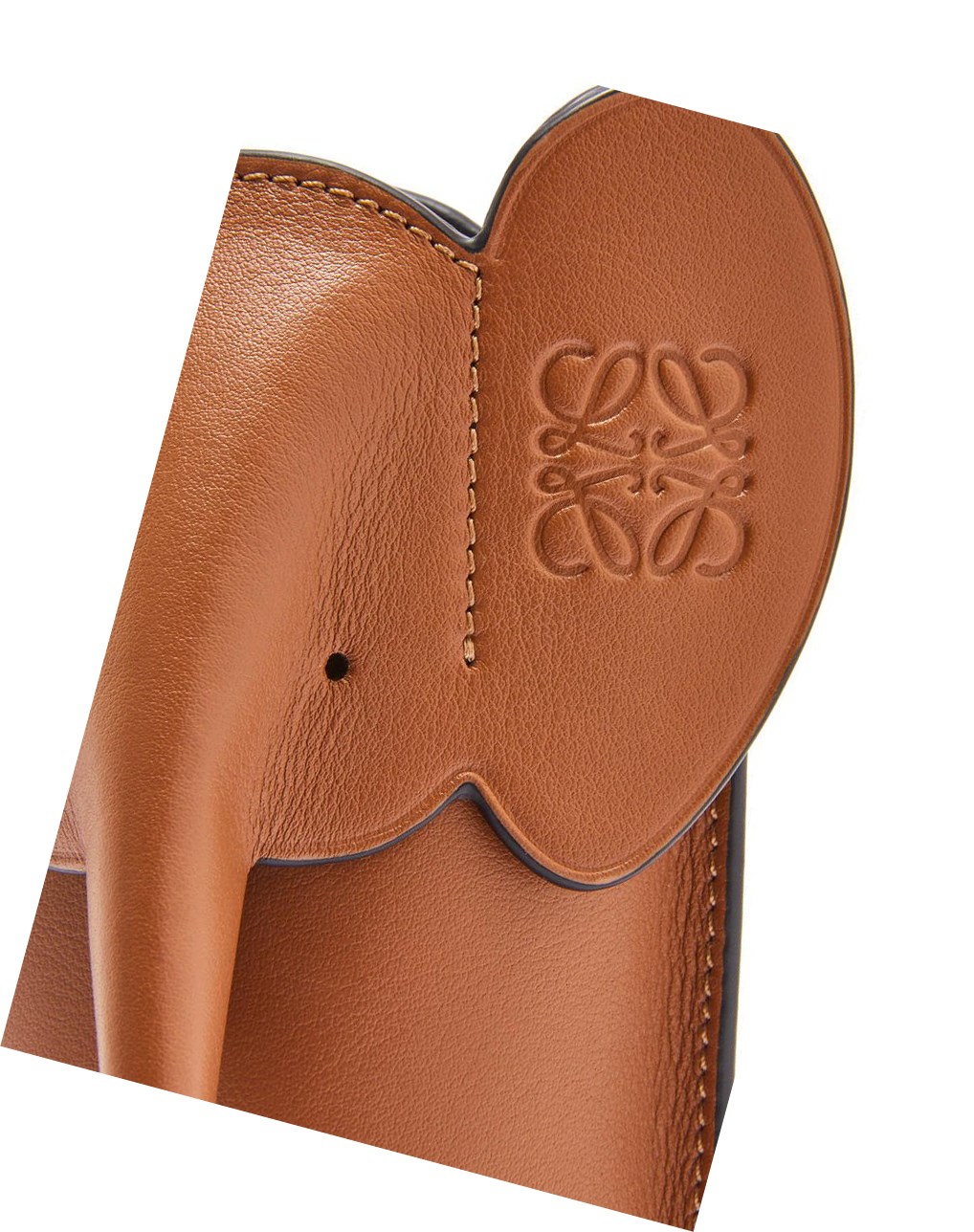 Loewe Elephant Pocket in classic calfskin Tan | 6035YMPWV