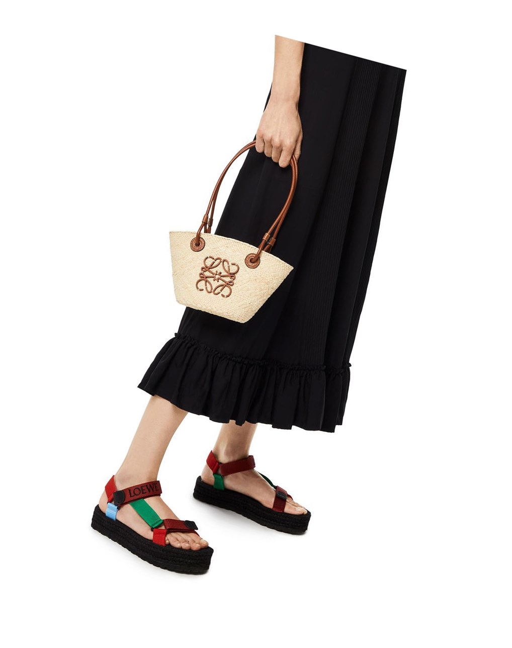 Loewe Mini Anagram Basket bag in iraca palm and calfskin Natural / Tan | 1938FOKLU