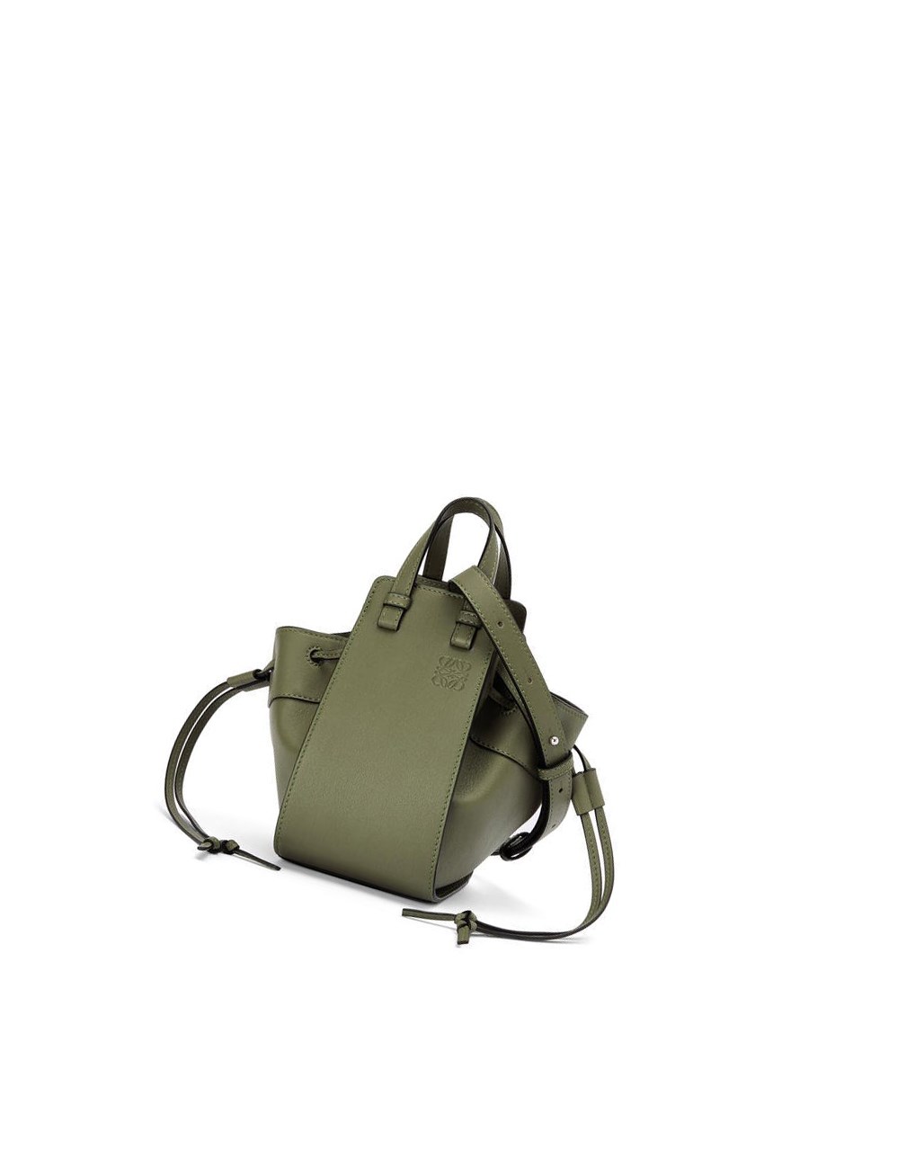 Loewe Mini Hammock drawstring in classic calfskin Vert | 3945SGJMR