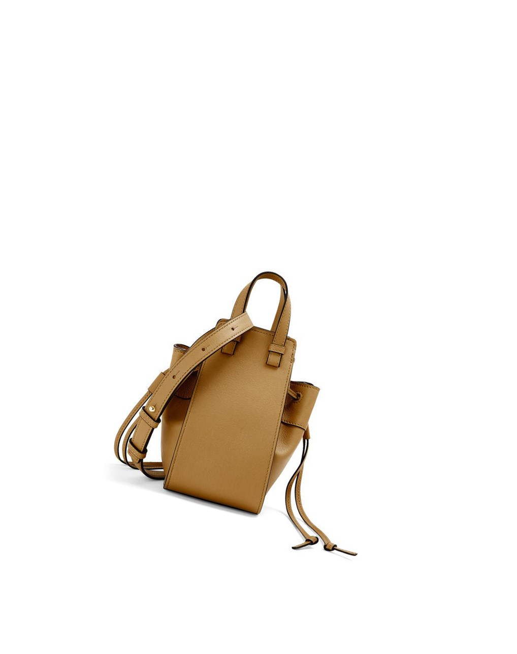 Loewe Mini Hammock drawstring in classic calfskin Vert | 7143QGNMF