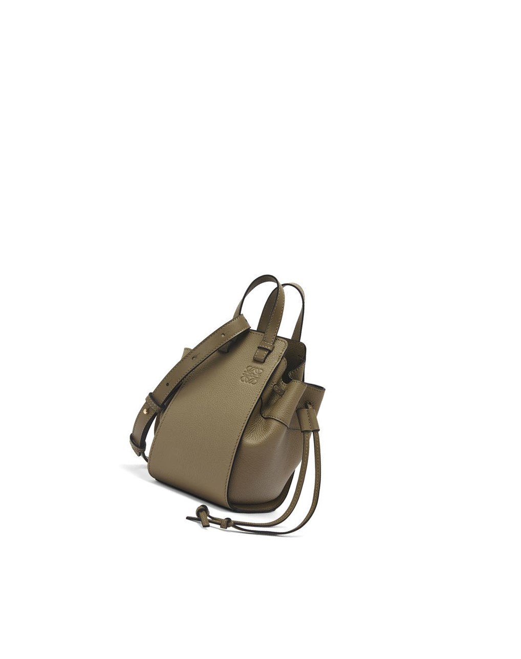 Loewe Mini Hammock drawstring in soft grained calfskin Vert | 8706XYPDW