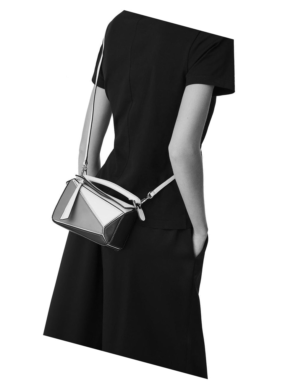 Loewe Mini Puzzle bag in classic calfskin Grise | 0653XZLDN