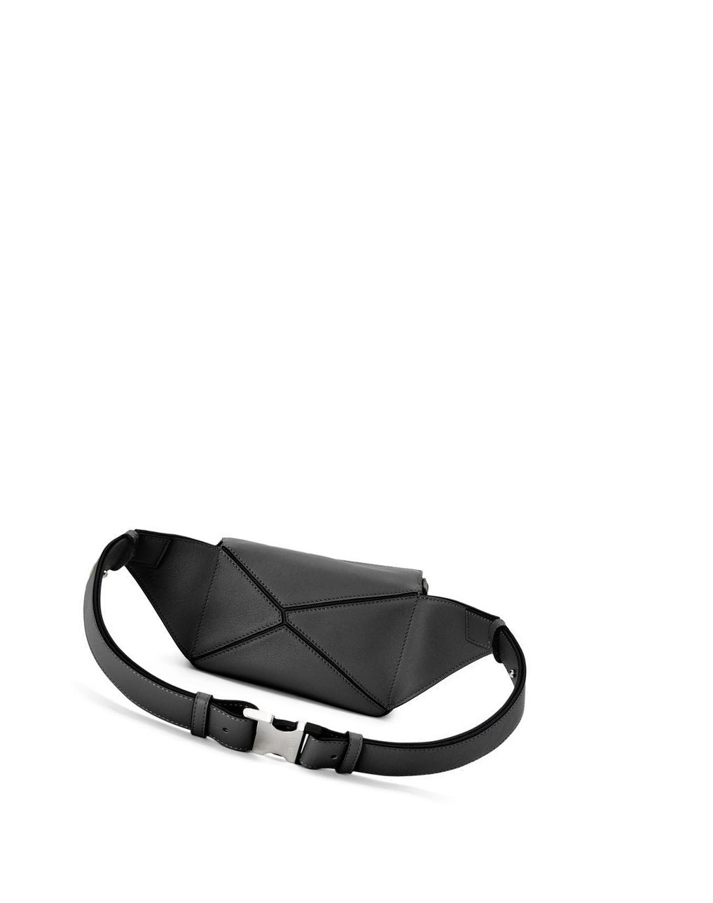 Loewe Mini Puzzle bumbag in classic calfskin Noir | 2986TVOID