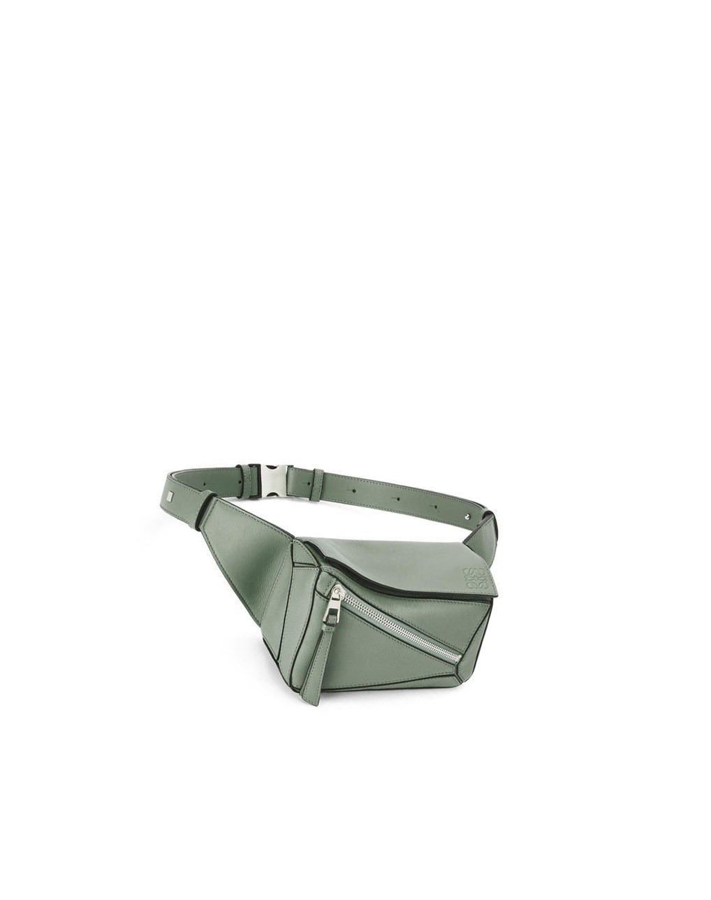 Loewe Mini Puzzle bumbag in classic calfskin Noir | 6725GOPFH