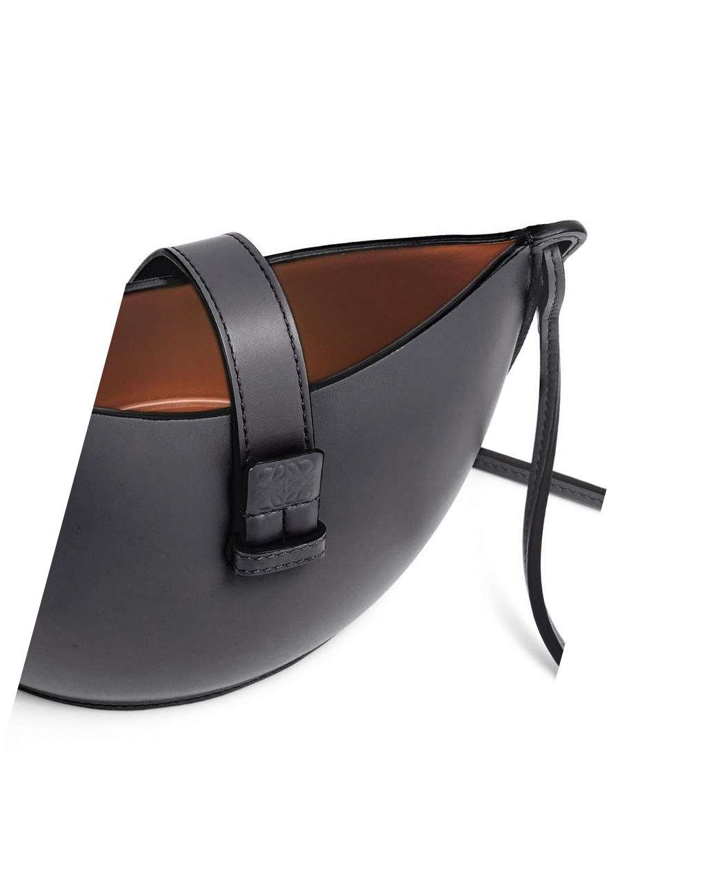 Loewe Moulded Bucket bag in calfskin Noir | 3905RZINX