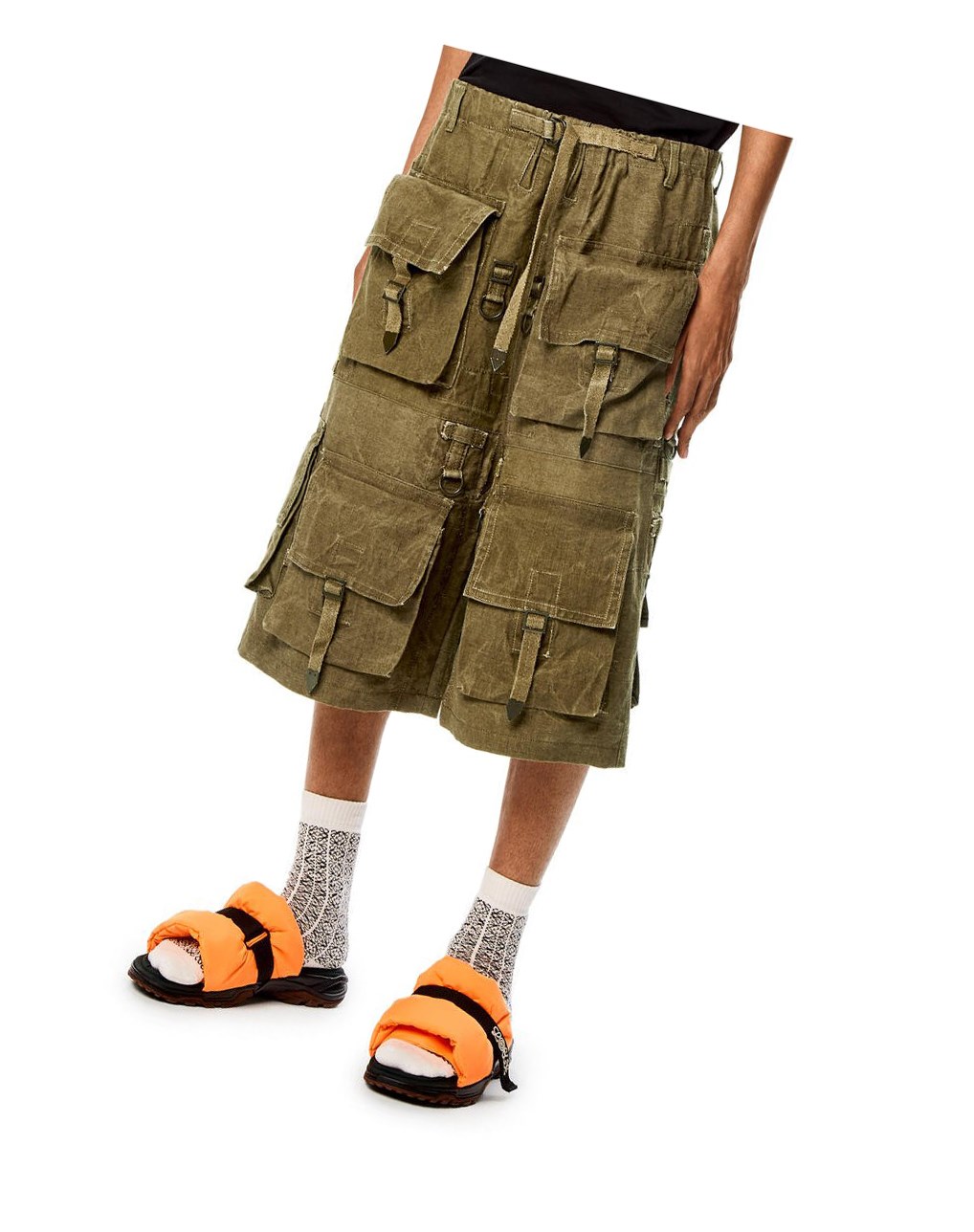 Loewe Multi-pocket bermuda shorts in cotton and linen Vert | 3479THXRM