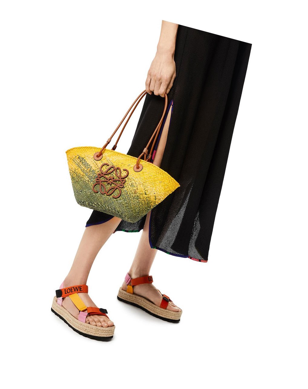 Loewe Small Anagram Basket bag in iraca palm and calfskin Kaki Vert Jaune | 0647JHSGO