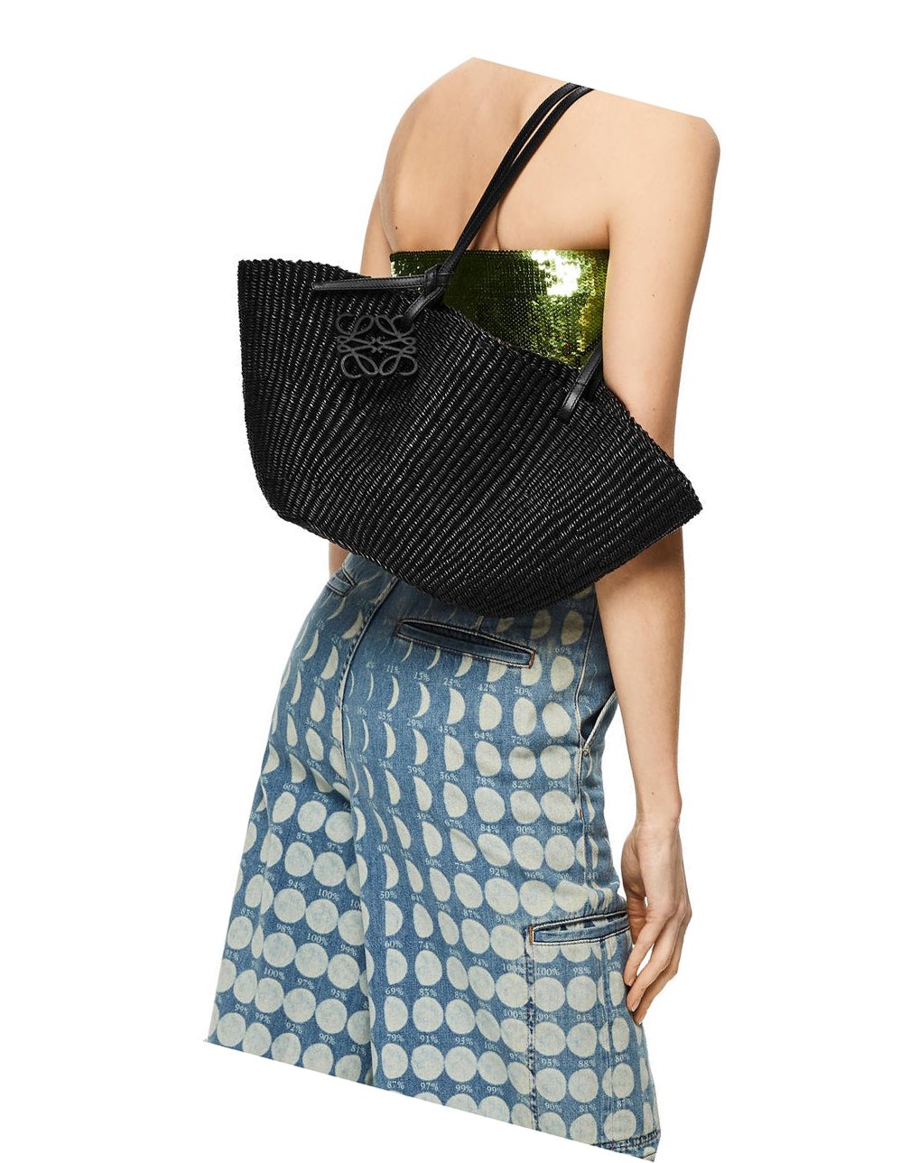 Loewe Small Shell Basket bag in elephant grass and calfskin Noir Noir | 6243ONXIY