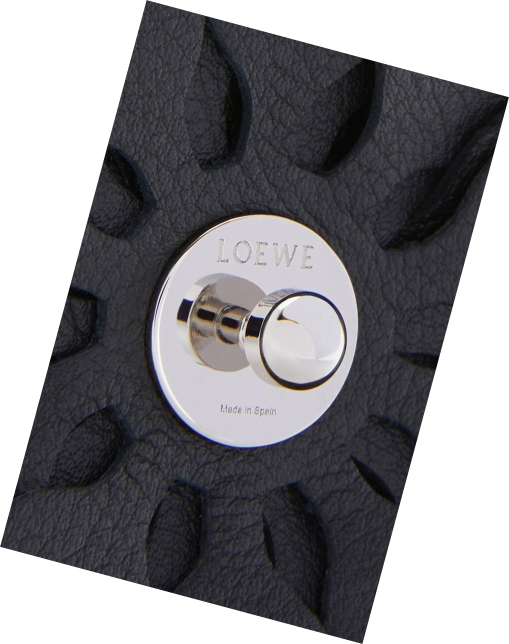 Loewe Stud flower in calfskin Noir | 3657IVUXP