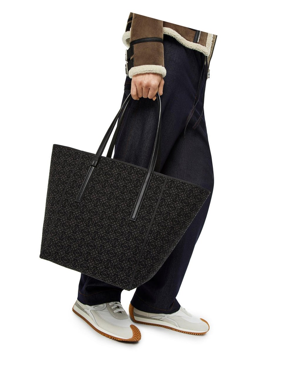 Loewe T Tote bag in Anagram jacquard and calfskin Noir | 5279XBIVN