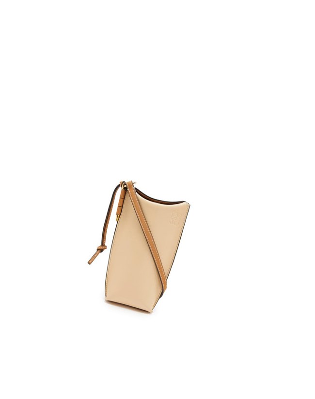 Loewe Gate Pocket in soft calfskin Dune / Vanilla | 7694VWDLI