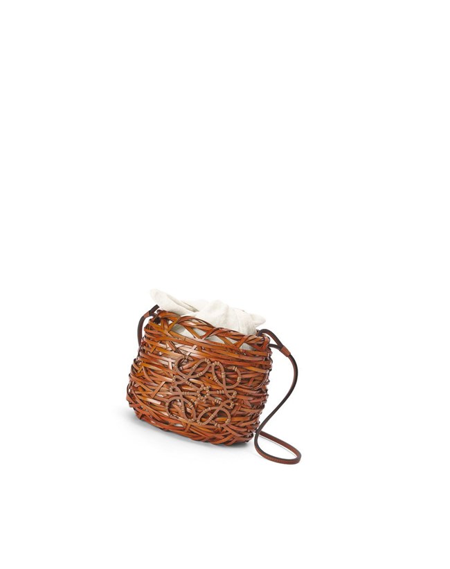 Loewe Nest bucket bag in calfskin and bamboo Tan | 7016GXJBD