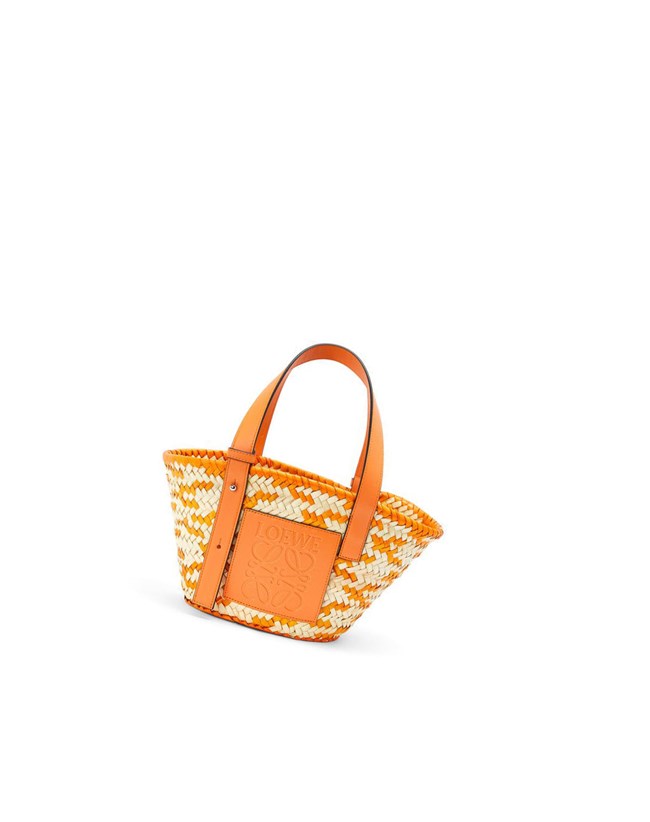 Loewe Small Basket bag in palm leaf and calfskin Abricot | 0985VUZWL