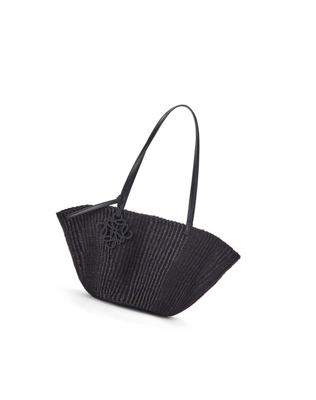 Loewe Small Shell Basket bag in elephant grass and calfskin Noir Noir | 6243ONXIY