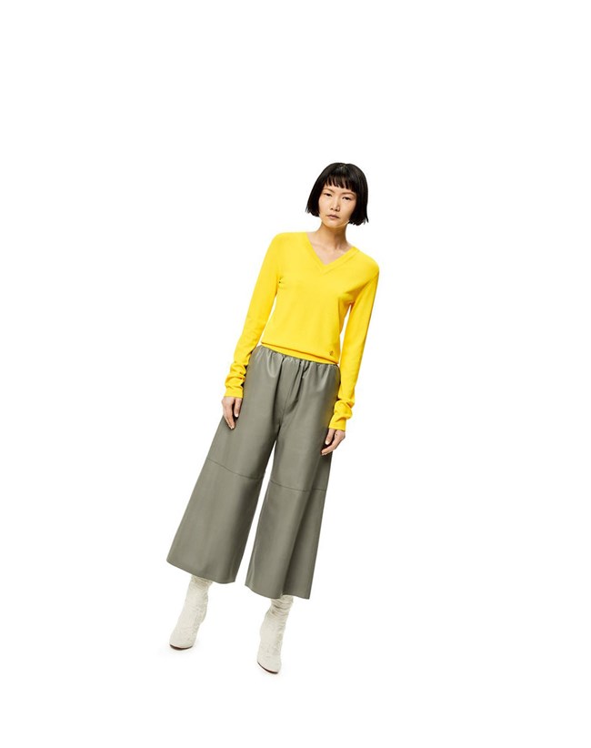 Loewe V-neck sweater in viscose Citron | 9834UCOZF